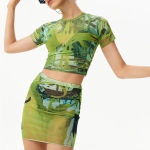 New solado abstract print crop top and mesh skirt set